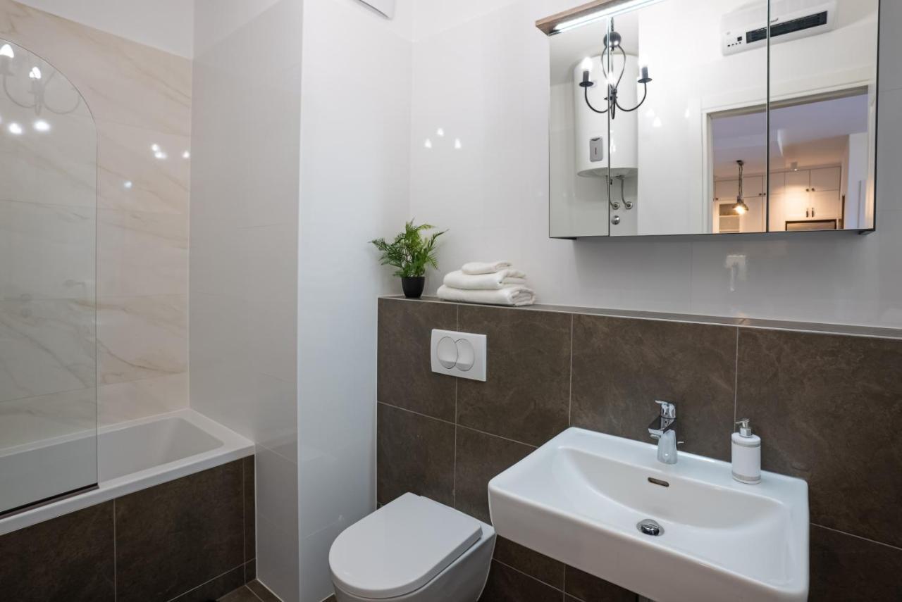 Morska Vila 6 Luxury Apartment Znjan Split Exterior photo